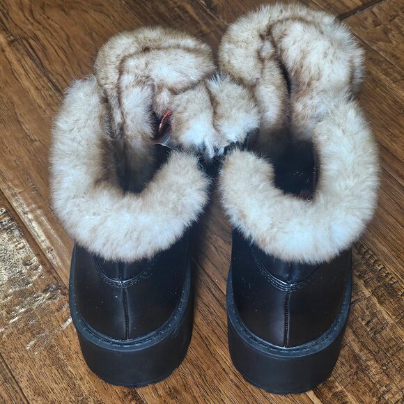 American Eagle Women Size 7.5M US Lug Sole Fake Fur Lined Black Combat Boots New - Picture 3 of 9